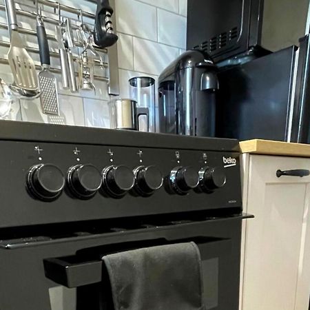 Stunning Luxury Apartment In Central Lymington Esterno foto
