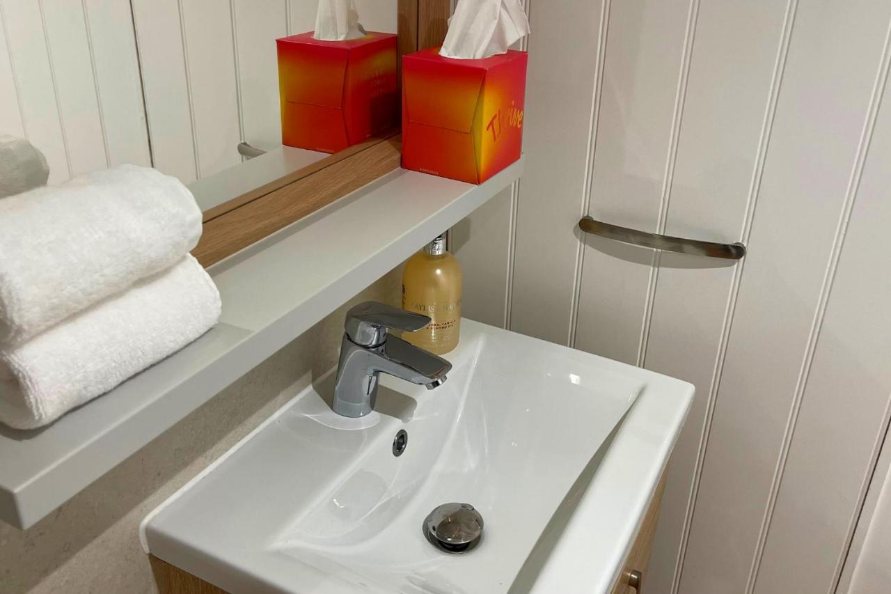 Stunning Luxury Apartment In Central Lymington Esterno foto