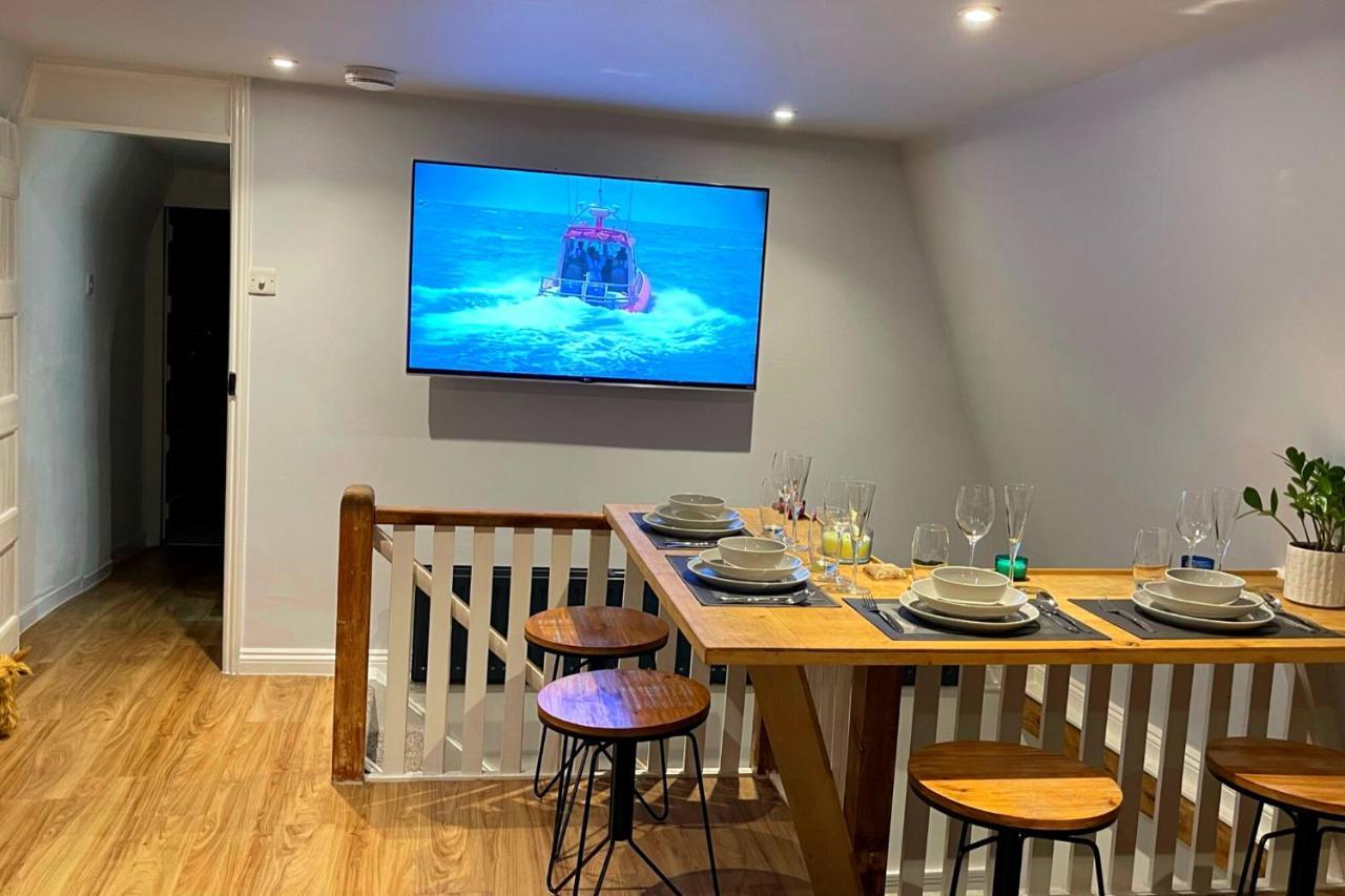 Stunning Luxury Apartment In Central Lymington Esterno foto